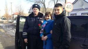В Пугачеве прошла акция «С 8 Марта поздравляем!»