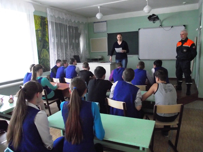 Пугачевских школьников проинформировали о правилах безопасности в период весеннего половодья