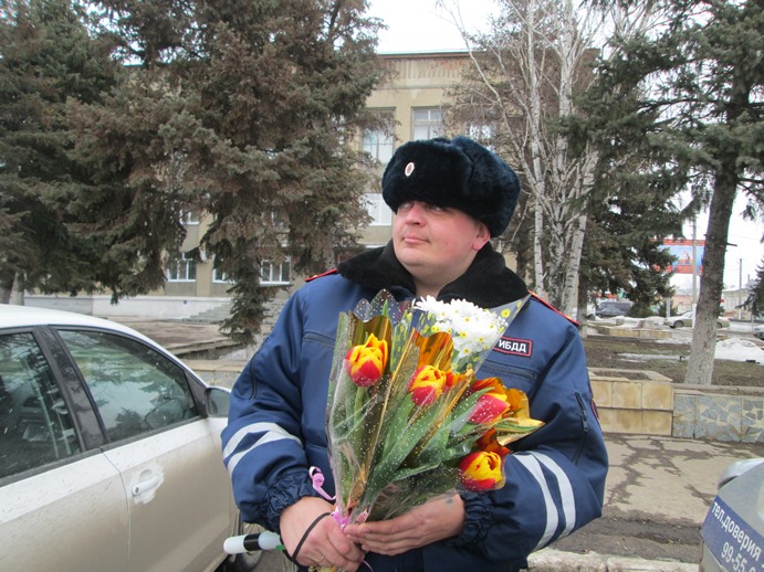 В Пугачеве проведена акция «Для милых дам»