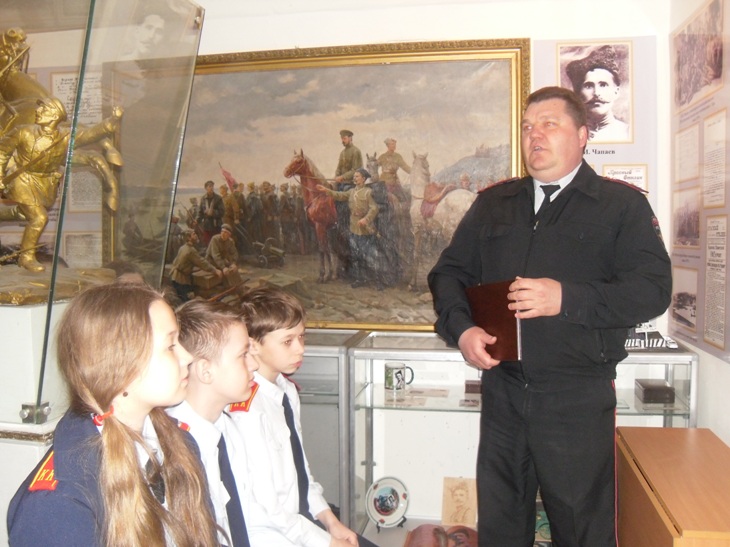 Пугачевским школьникам напомнили о правил поведения на дорогах