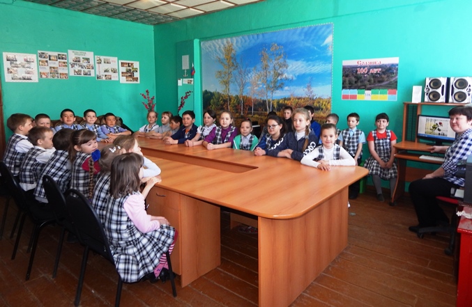Школьники п. Солянский почтили память узников фашистских концлагерей