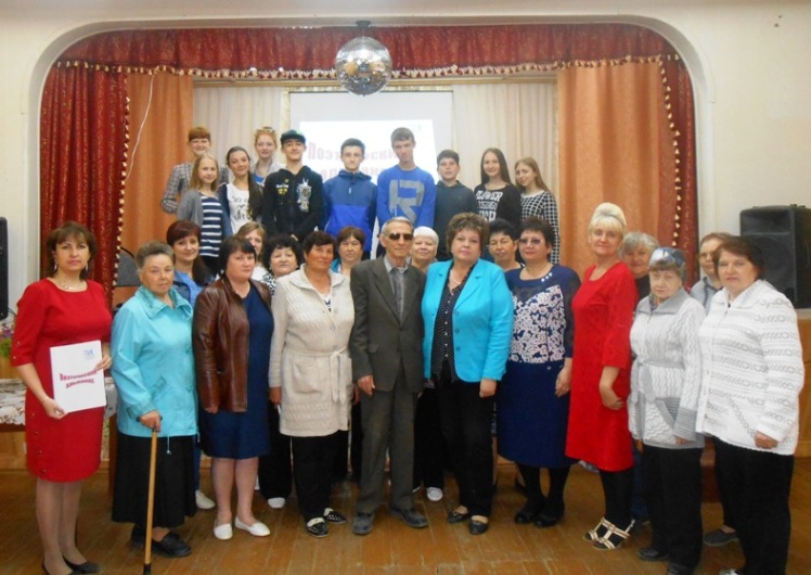 Жители п. Заволжский встретились с местными поэтами