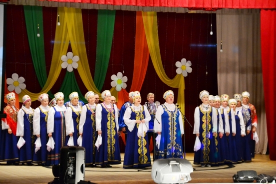 Хор «Ветеран» подарил пугачевцам праздник песни