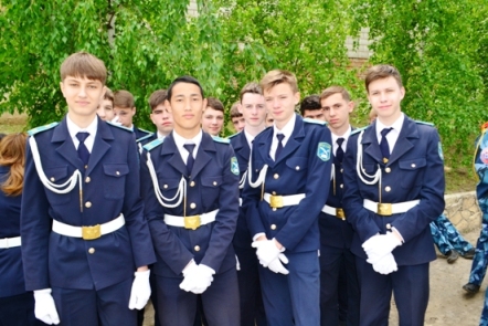 Пугачевских школьников посвятили в курсанты
