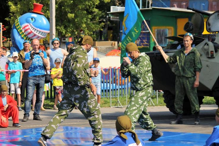 В Пугачеве чествовали десантников