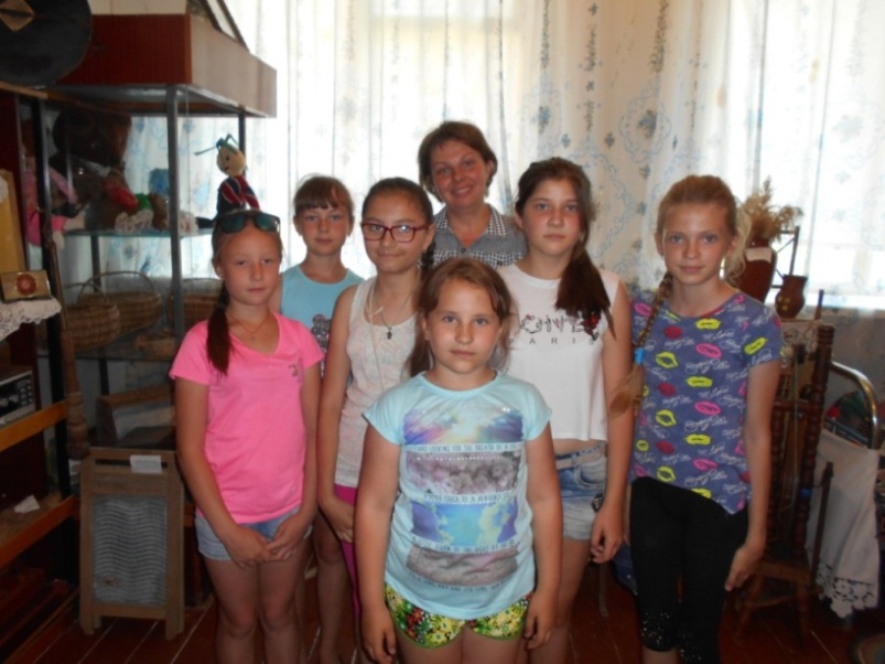 Клинцовские ребята посетили мини-музей