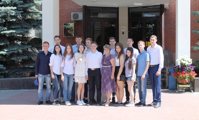 Лучший ученический класс Пугачевского района посетил Саратовскую областную Думу