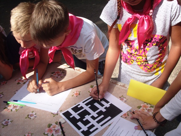 Школьники Пугачевского района приняли участие в квест - игре  «В мире профессий»