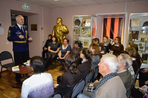 Пугачевские школьники встретились с автором книги о родном городе