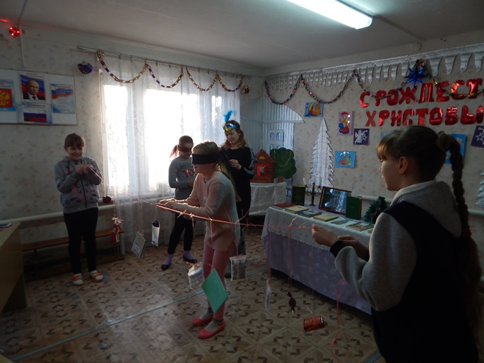 Новогодний калейдоскоп в подростковом клубе «Ровесник»