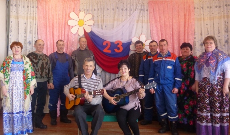 В Пугачевском районе поздравили мужчин