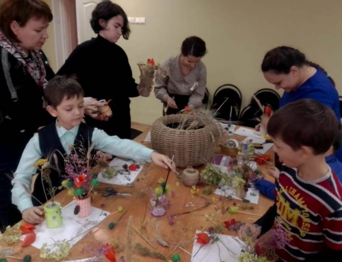 В КЦСОН Пугачевского района прошел мастер-класс по флористике