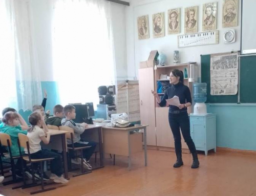 Улыбками и теплом своих объятий обменялись второклассники пугачевской школы