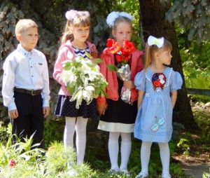 Жители п. Солянский  почтили минутой молчания память погибших односельчан