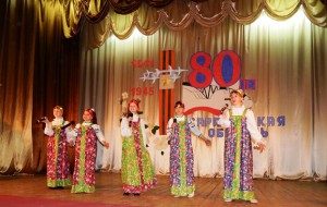 Жителям п. Солянский подарили праздничный концерт