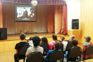 Дети п.Заволжский посмотрели фильм о первом космонавте Земли