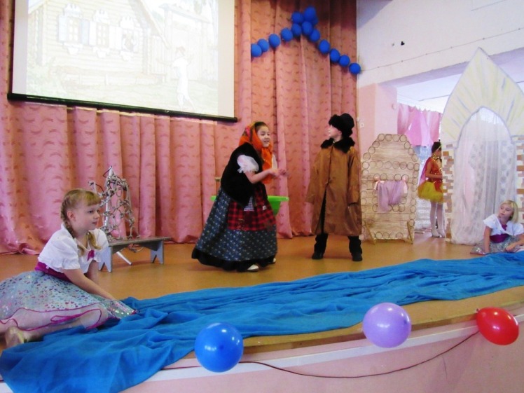 В Пугачеве прошел фестиваль инсценированной сказки
