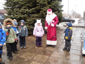 Юные чапаевцы встретились с Дедом Морозом и Снегурочкой