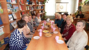 В  Центральной библиотеке читатели встретились в  клубе «Ветеран»