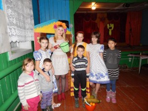 К детям с.М.Таволожка пришли в гости осенние месяцы